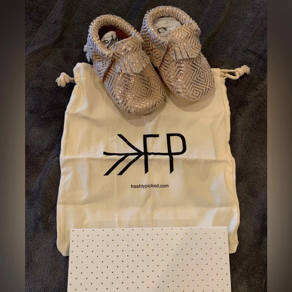 NWT Freshly Picked New York Moccs